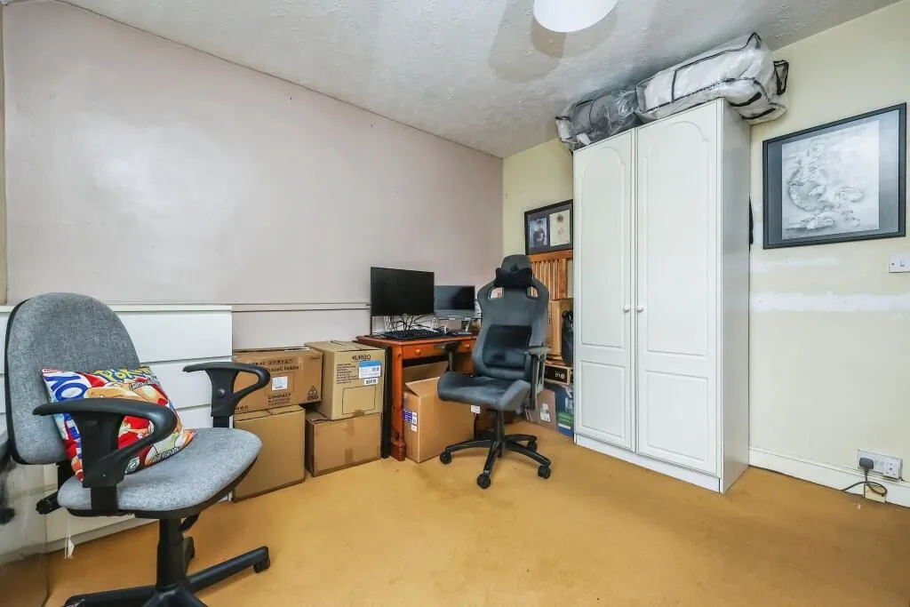 Ilkeston, Derbyshire, DE7 8QQ - Online Auctions