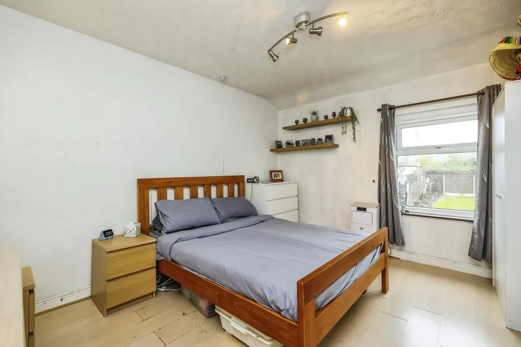Ilkeston, Derbyshire, DE7 8QQ - Online Auctions