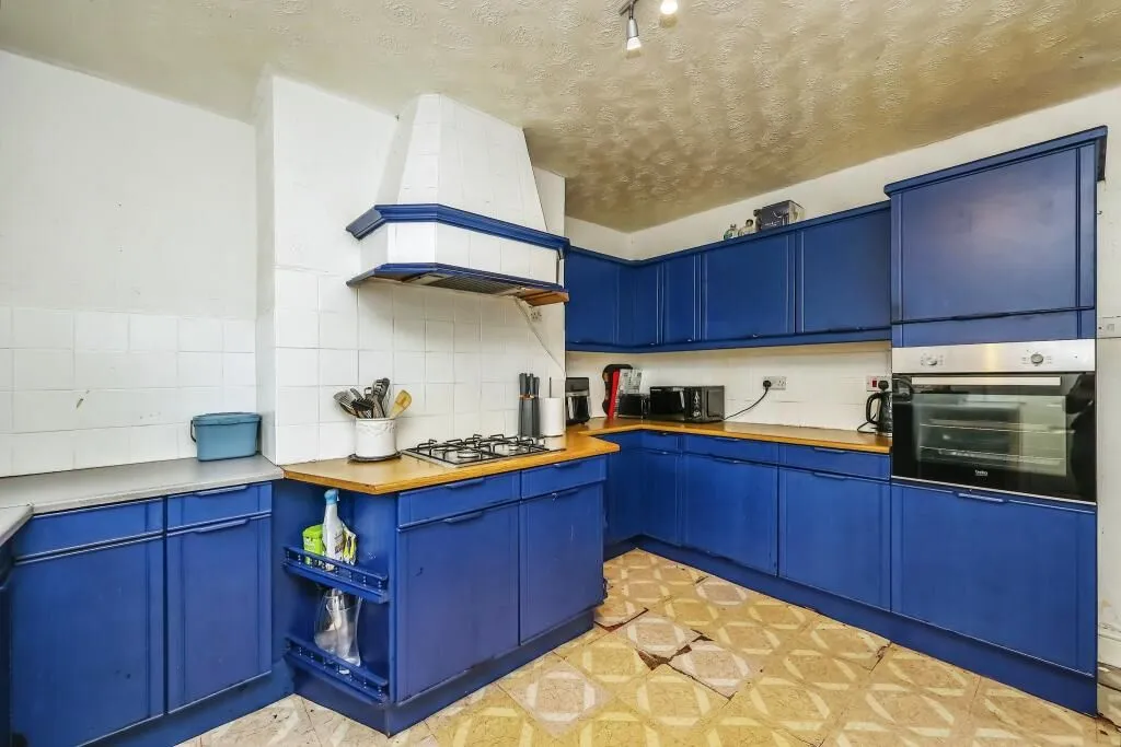 Ilkeston, Derbyshire, DE7 8QQ - Online Auctions