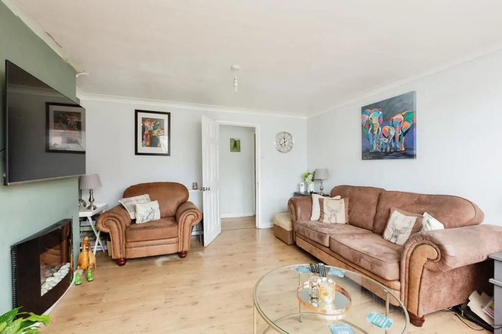 Milton keynes, Buckinghamshire, MK19 7BL - Online Auctions