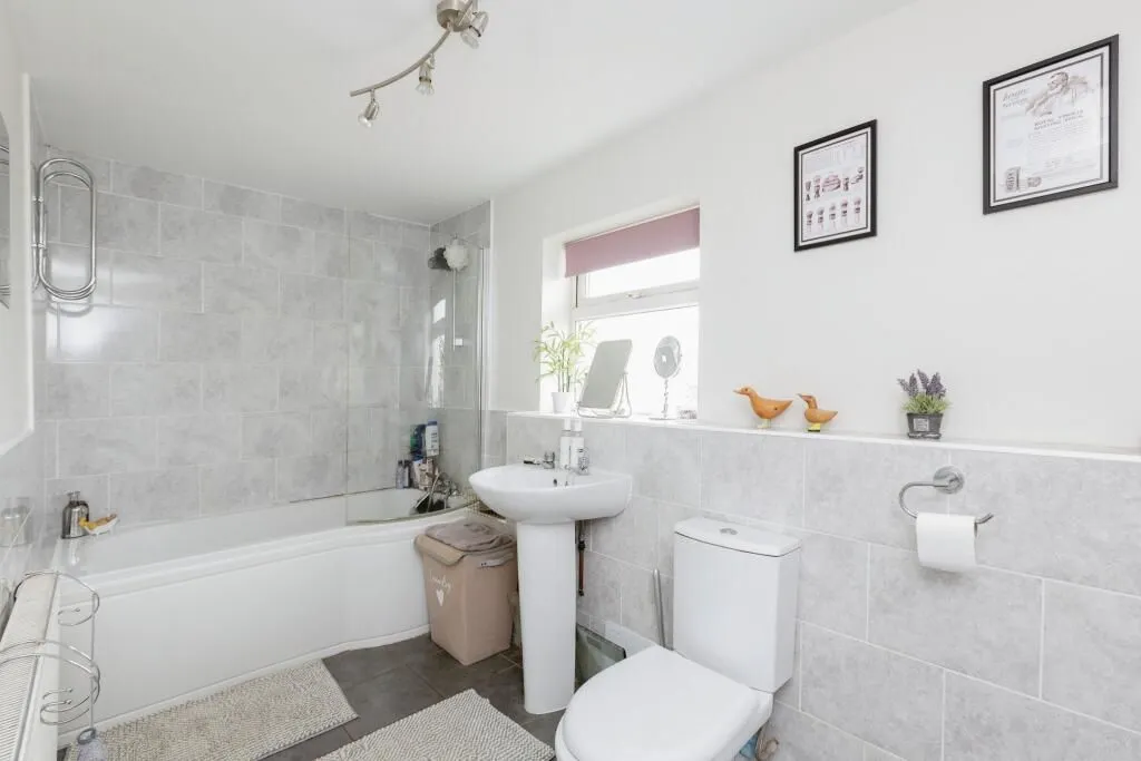 Milton keynes, Buckinghamshire, MK19 7BL - Online Auctions