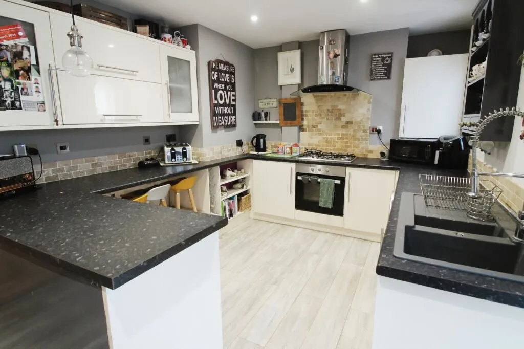 Bromsgrove, Worcestershire, B60 1AG - Online Properties