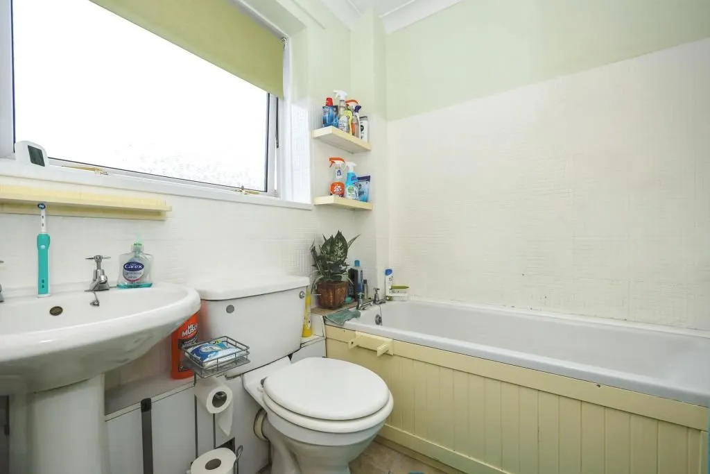 Hinton House, Jubilee Road, WATERLOOVILLE, Hampshire, PO7 7QX - Online Auctions