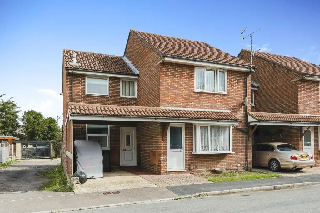 Hinton House, Jubilee Road, WATERLOOVILLE, Hampshire, PO7 7QX - Online Auctions