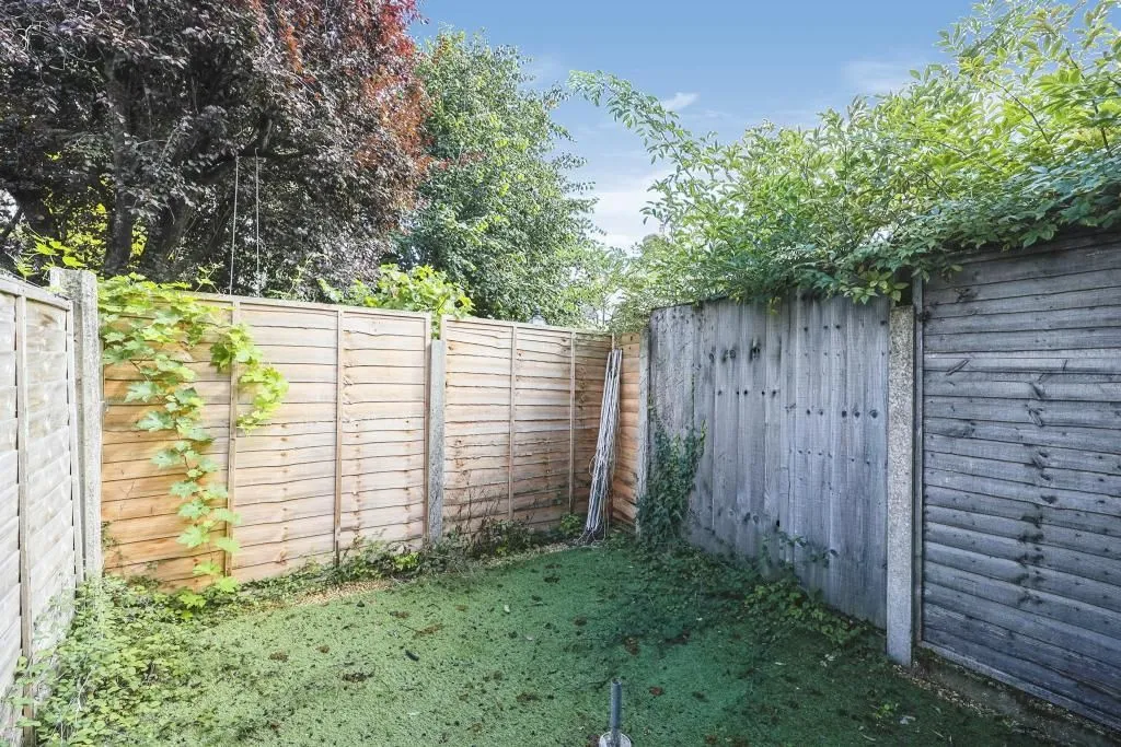 Hinton House, Jubilee Road, WATERLOOVILLE, Hampshire, PO7 7QX - Online Auctions