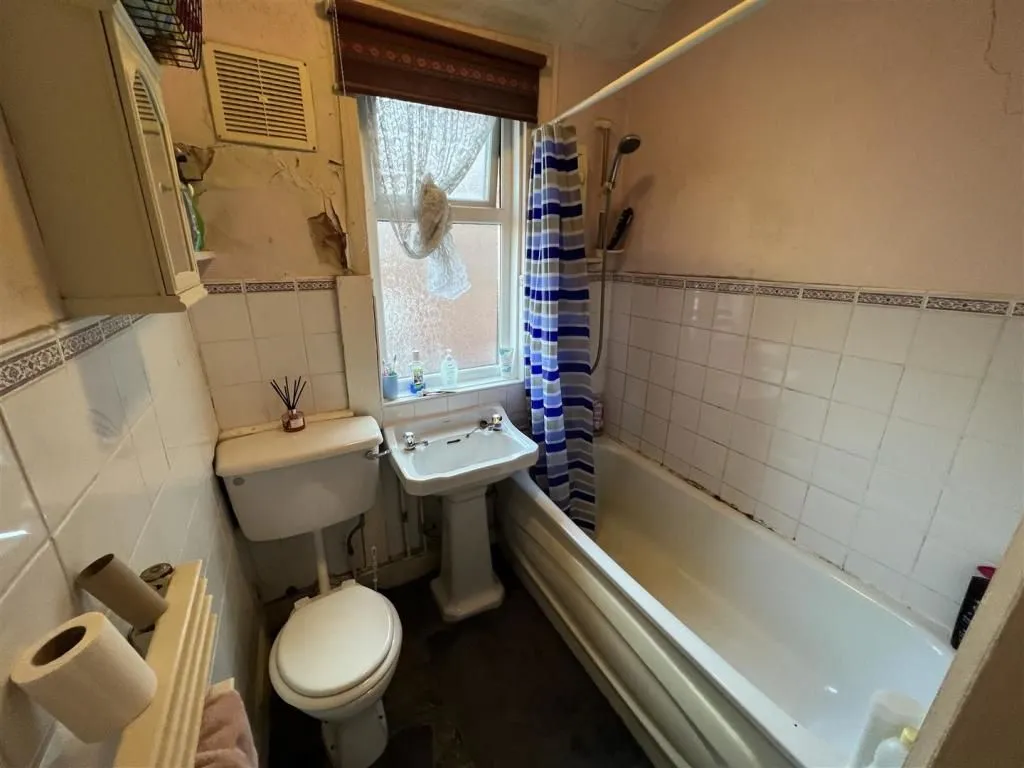 Stapleford, Nottingham, Nottinghamshire, NG9 8ES - Online Auctions