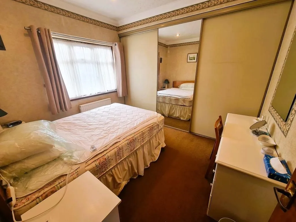 Bletchley, Milton Keynes, Buckinghamshire, MK2 2LT - Online Properties