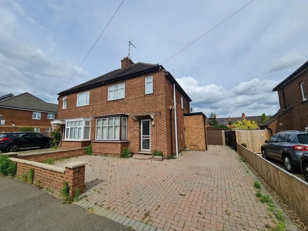Bletchley, Milton Keynes, Buckinghamshire, MK2 2LT - Online Properties