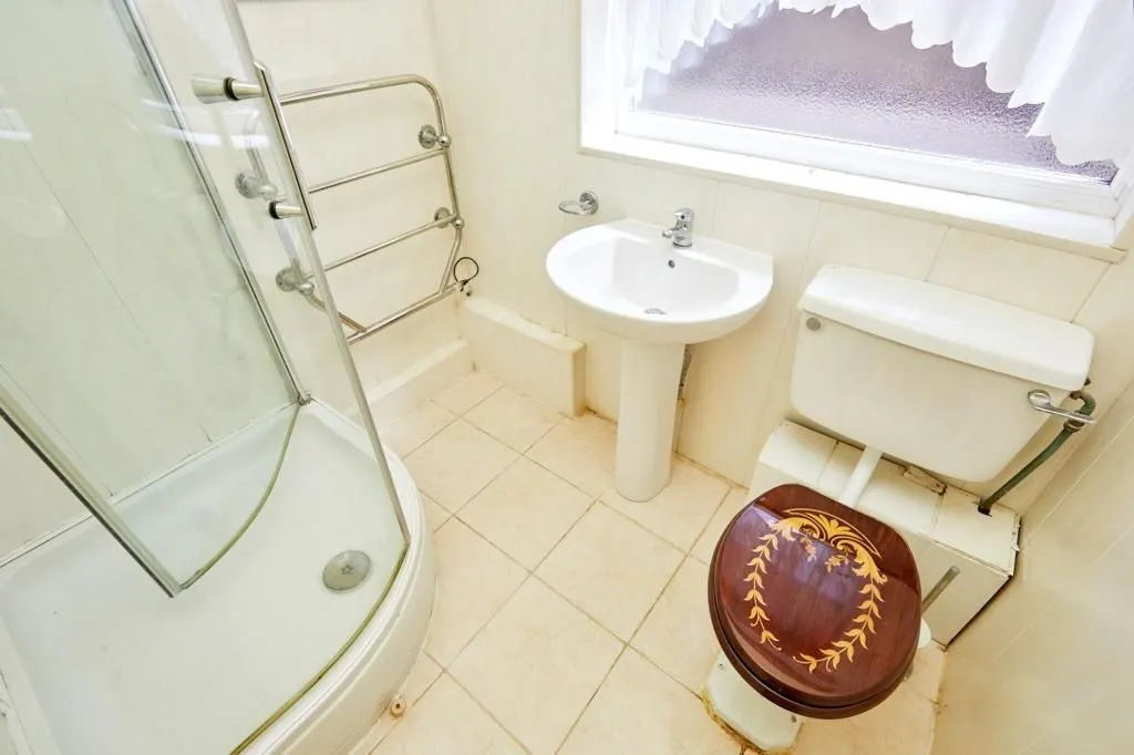 BELPER, Derbyshire, DE56 1EG - Online Auctions