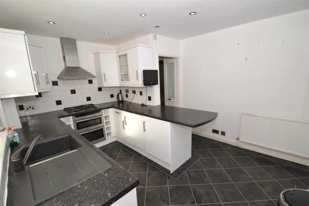 Wilsden, BRADFORD, West Yorkshire, BD15 0LX - Online Auctions