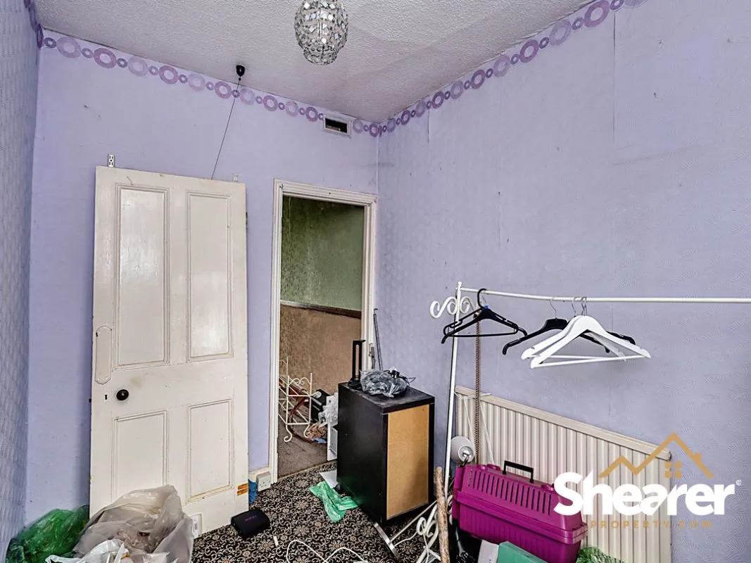 Morriston, Swansea, West Glamorgan, SA6 6HH - Online Auctions
