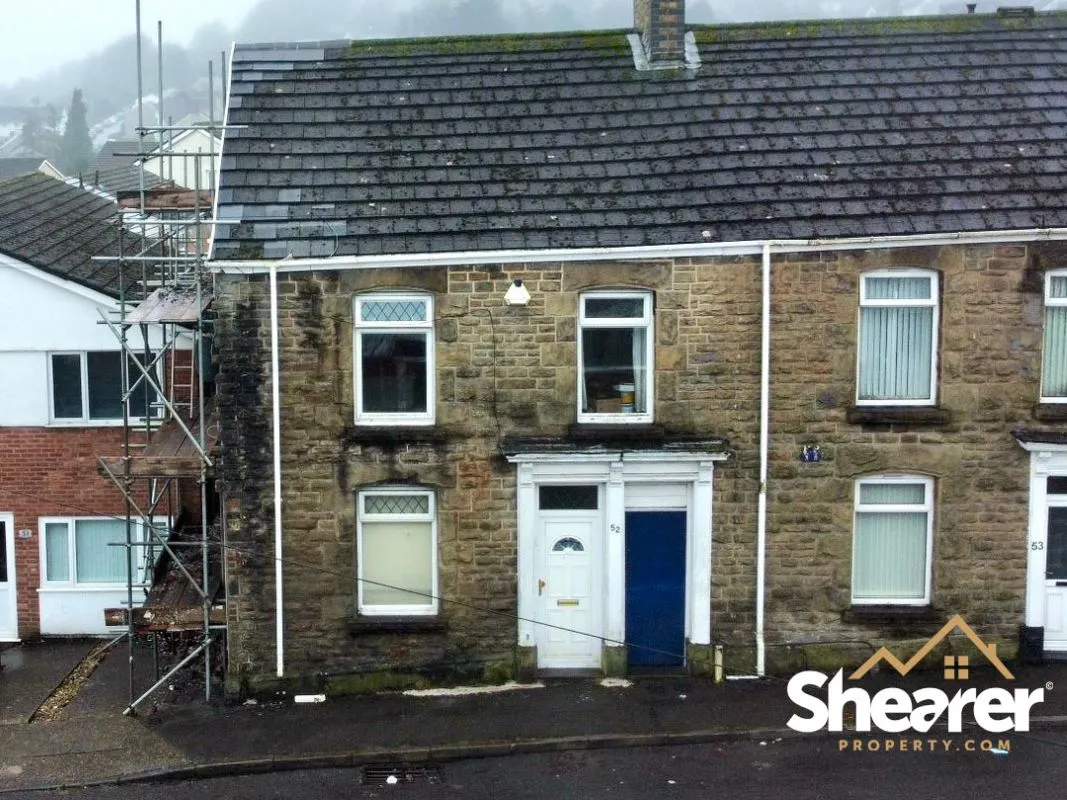 Morriston, Swansea, West Glamorgan, SA6 6HH - Online Auctions