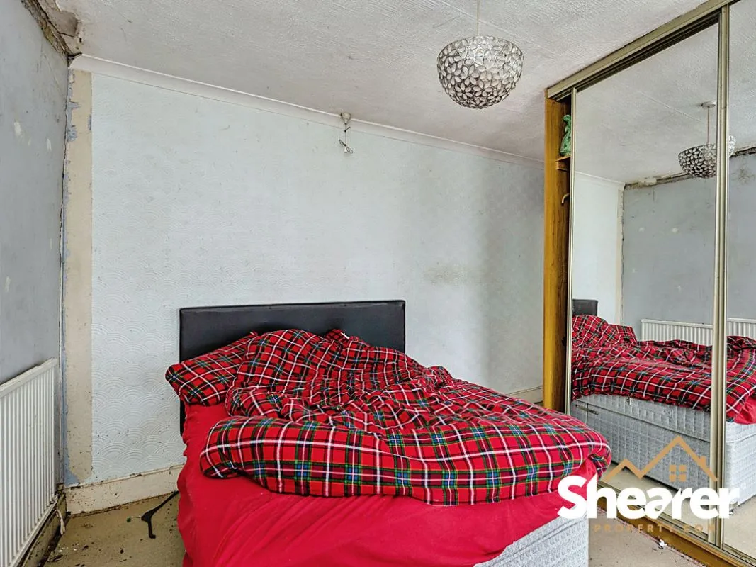 Morriston, Swansea, West Glamorgan, SA6 6HH - Online Auctions