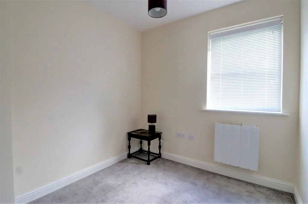 Aylesbury, Buckinghamshire, HP19 8JN - Online Properties