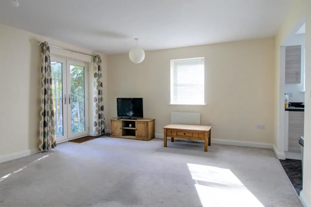 Aylesbury, Buckinghamshire, HP19 8JN - Online Properties