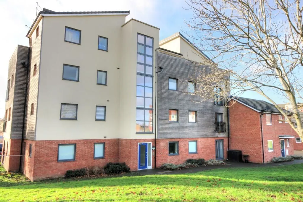 Aylesbury, Buckinghamshire, HP19 8JN - Online Properties