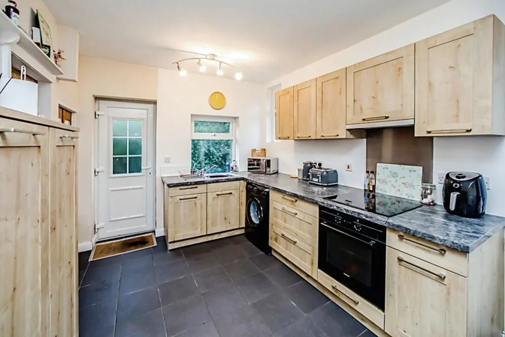 Cowlersley Lane, Huddersfield, West Yorkshire, HD4 5UE - Online Auctions