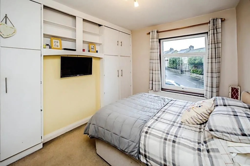 Cowlersley Lane, Huddersfield, West Yorkshire, HD4 5UE - Online Auctions
