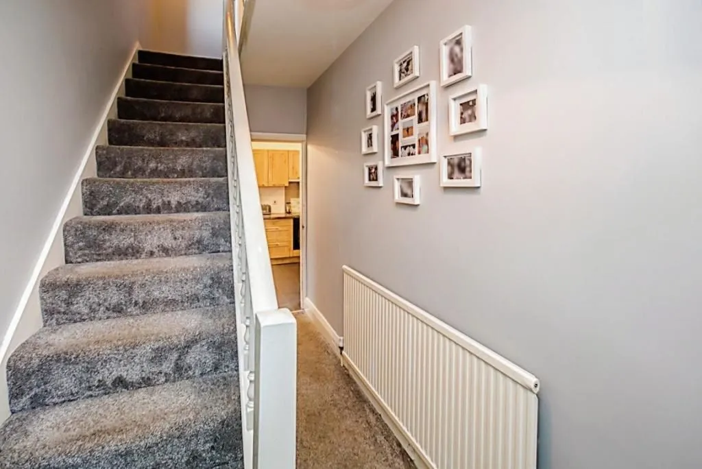 Cowlersley Lane, Huddersfield, West Yorkshire, HD4 5UE - Online Auctions