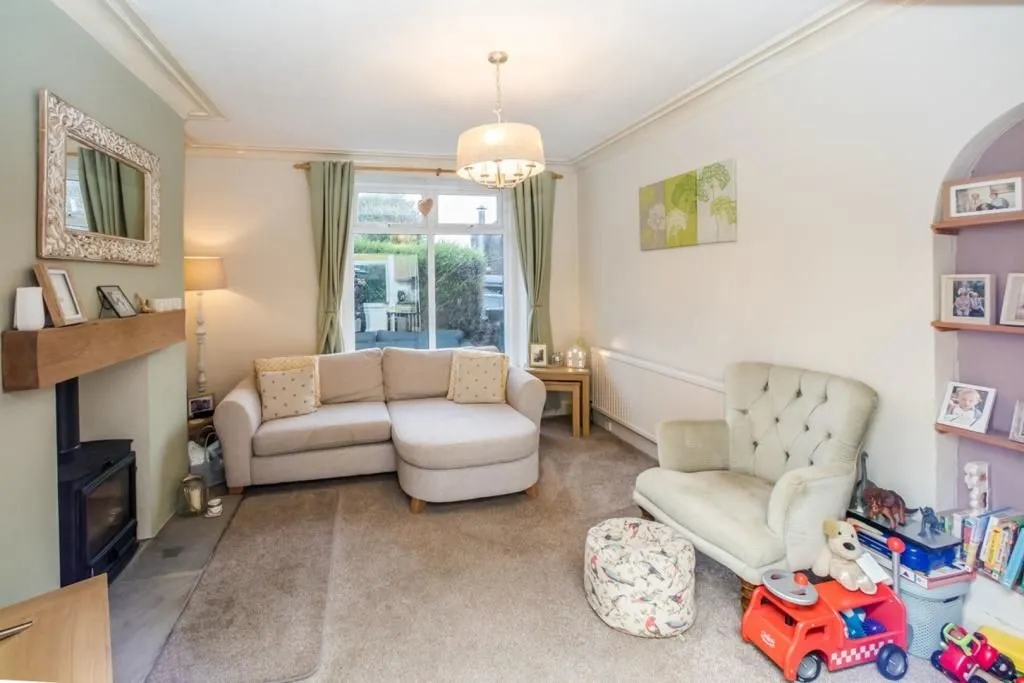 Cowlersley Lane, Huddersfield, West Yorkshire, HD4 5UE - Online Auctions