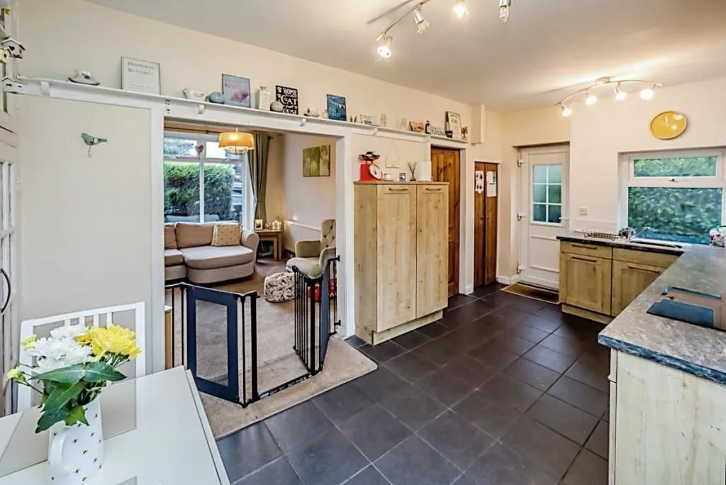 Cowlersley Lane, Huddersfield, West Yorkshire, HD4 5UE - Online Auctions