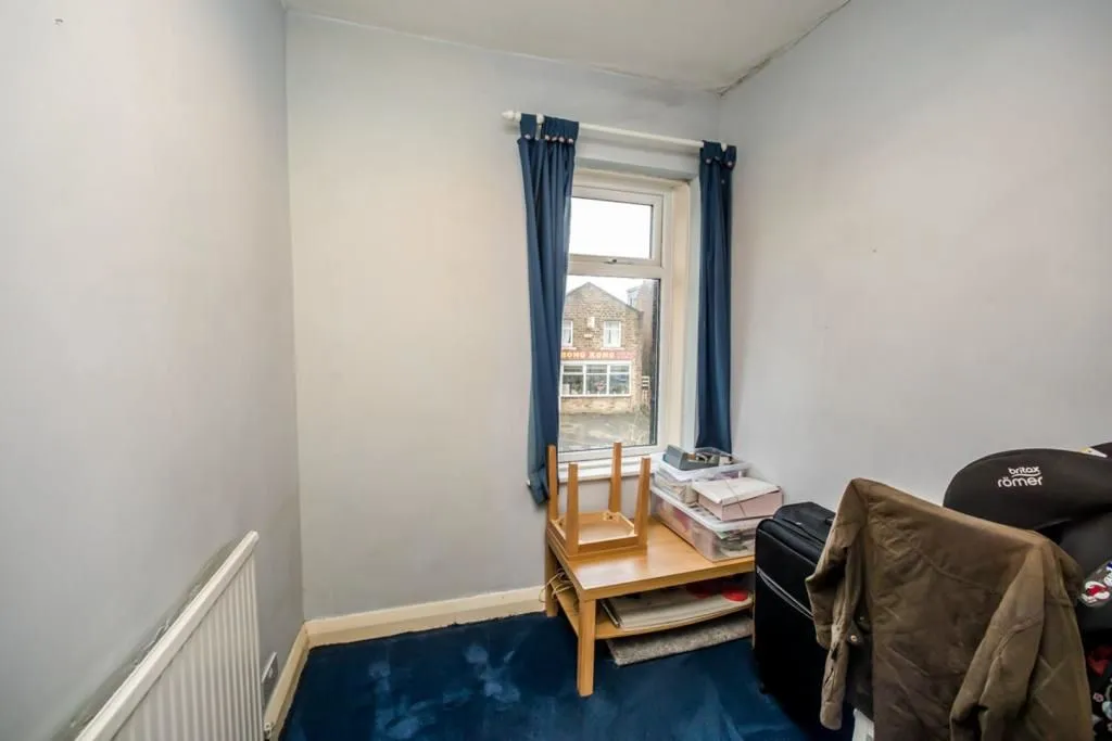 Cowlersley Lane, Huddersfield, West Yorkshire, HD4 5UE - Online Auctions