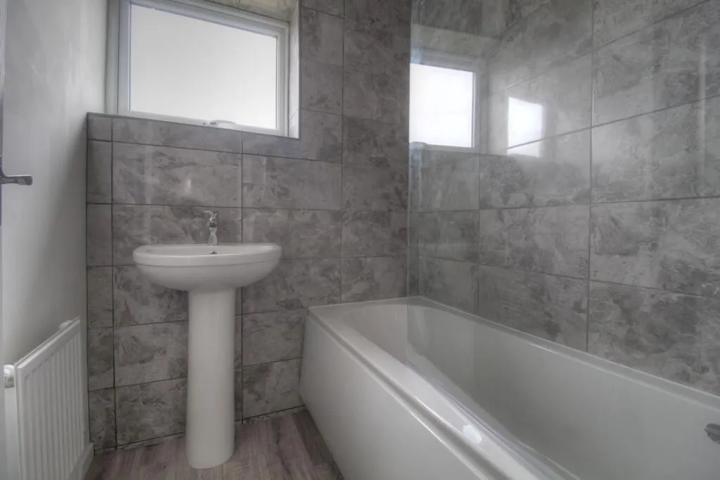 Great Yarmouth, Norfolk, NR30 3DG - Online Properties