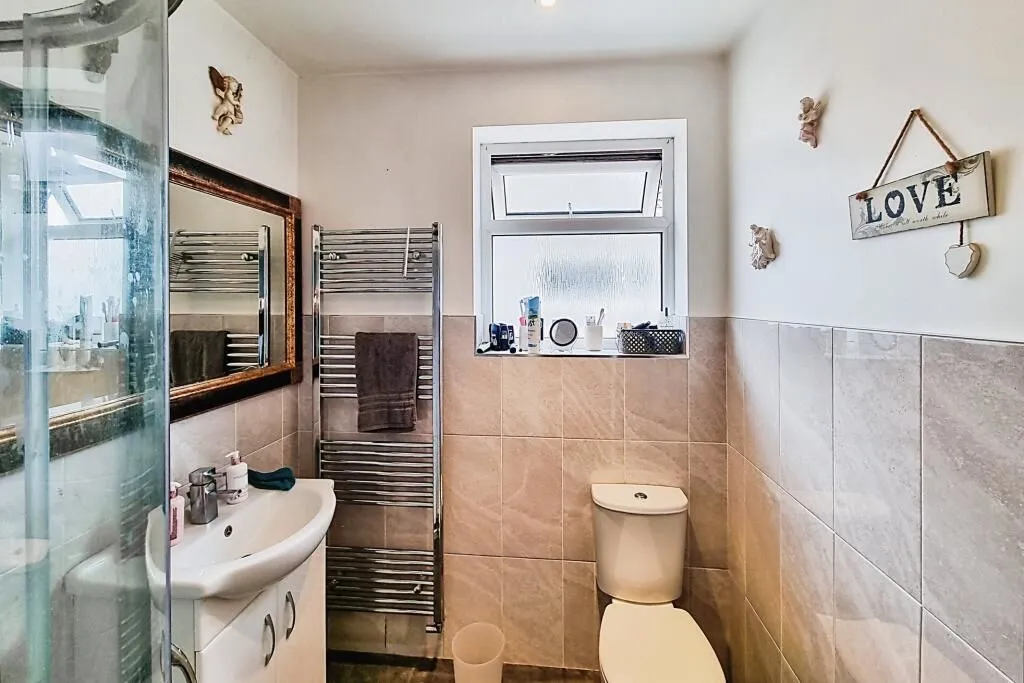 Sompting, Lancing, West Sussex, BN15 0LP - Online Auctions
