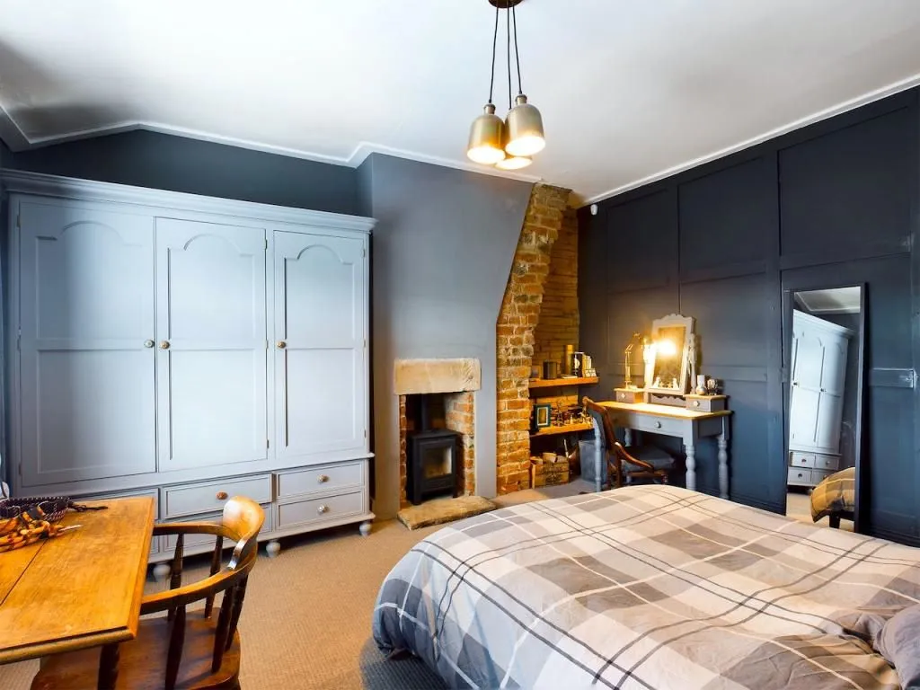 Pudsey, West Yorkshire, LS28 7NT - Online Auctions