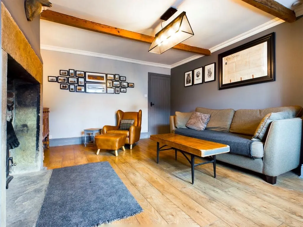 Pudsey, West Yorkshire, LS28 7NT - Online Auctions