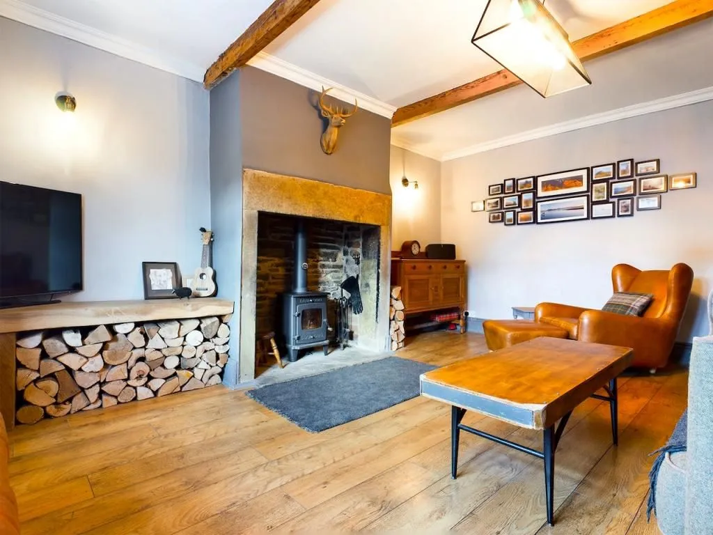 Pudsey, West Yorkshire, LS28 7NT - Online Auctions