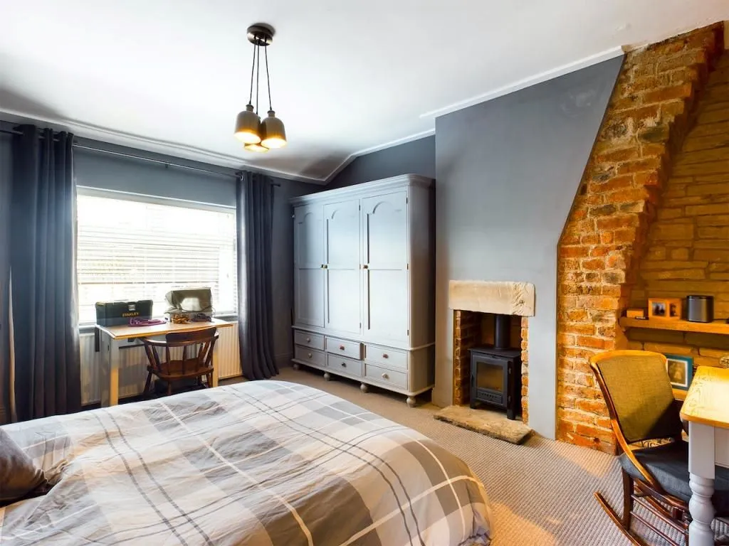 Pudsey, West Yorkshire, LS28 7NT - Online Auctions