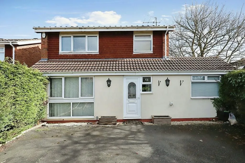 Stourport-on-Severn, Worcestershire, DY13 8TQ - Online Auctions