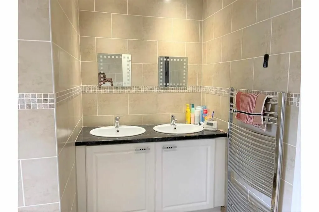 Watling Street, Dordon, Tamworth, Staffordshire, B78 1TB - Online Auctions
