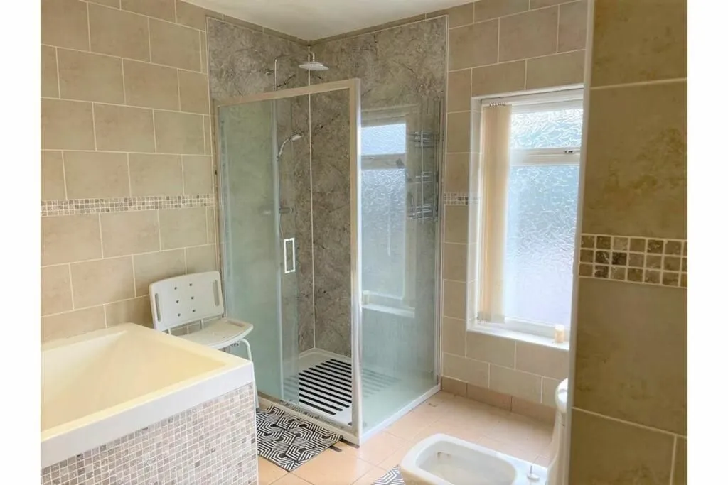 Watling Street, Dordon, Tamworth, Staffordshire, B78 1TB - Online Auctions