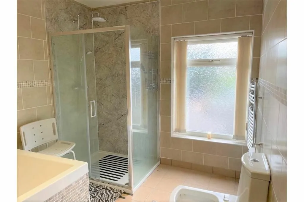 Watling Street, Dordon, Tamworth, Staffordshire, B78 1TB - Online Auctions