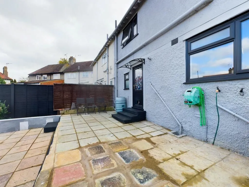 Gillingham, Kent, ME7 2JJ - Online Auctions