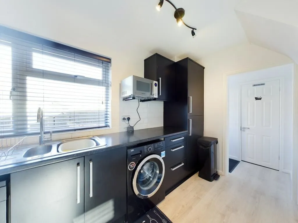 Gillingham, Kent, ME7 2JJ - Online Auctions