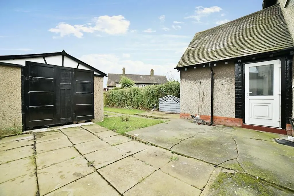 Hull, North Humberside, HU8 7TW - Online Auctions