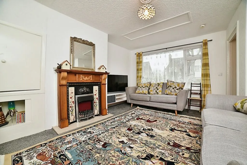 Hull, North Humberside, HU8 7TW - Online Auctions
