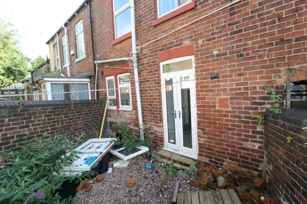 Sheffield, South Yorkshire, S3 9AT - Online Auctions