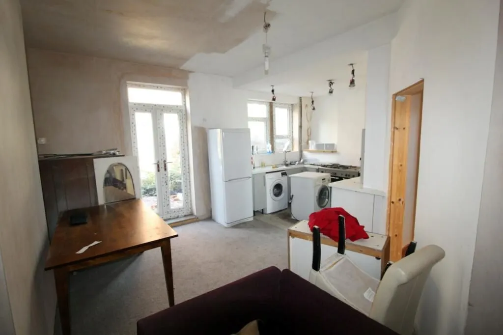 Sheffield, South Yorkshire, S3 9AT - Online Auctions