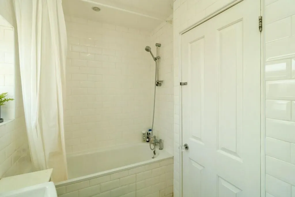Loughton, Essex, IG10 2EU - Online Auctions