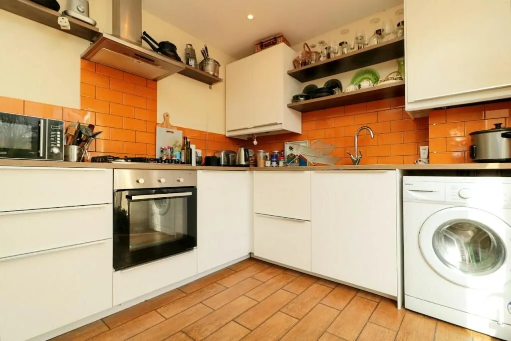 Loughton, Essex, IG10 2EU - Online Auctions
