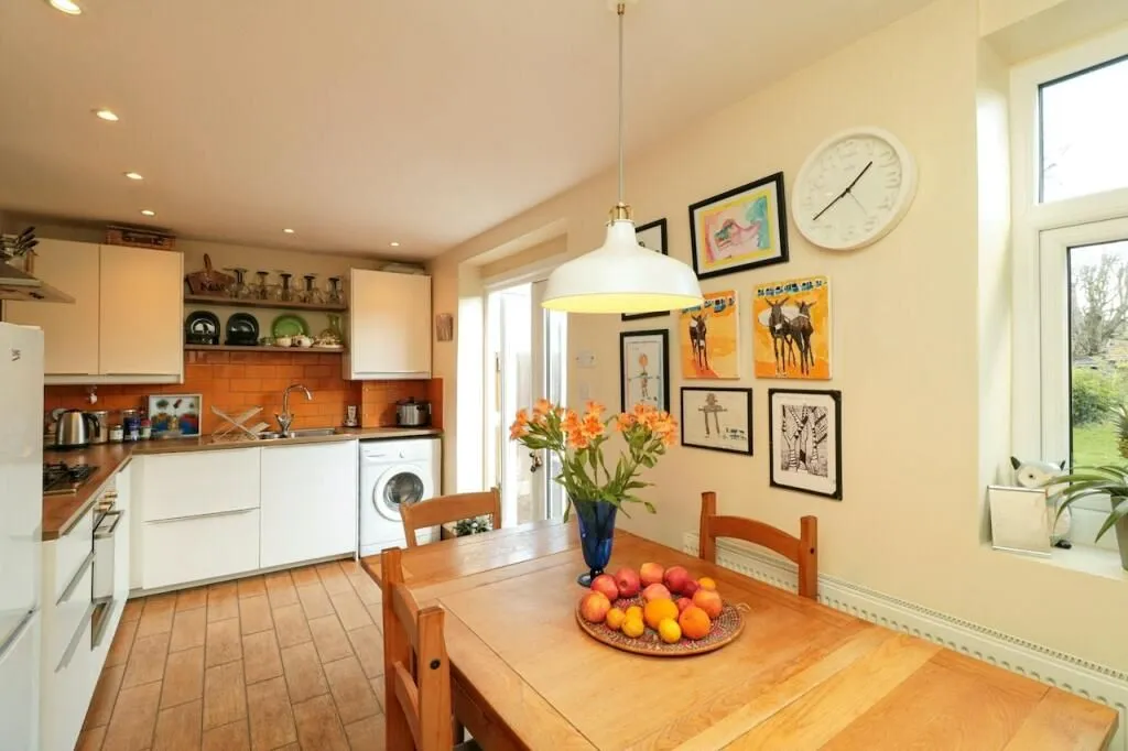 Loughton, Essex, IG10 2EU - Online Auctions