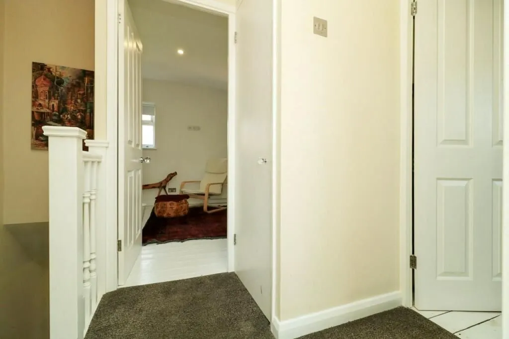 Loughton, Essex, IG10 2EU - Online Auctions
