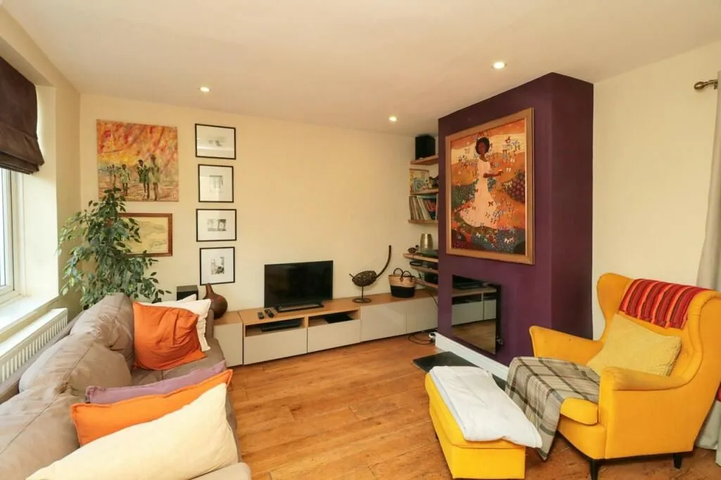 Loughton, Essex, IG10 2EU - Online Auctions
