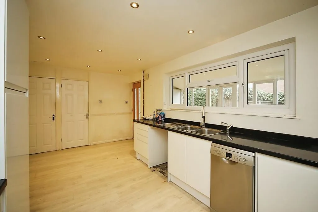 Catshill, Bromsgrove, Worcestershire, B61 0NF - Online Auctions
