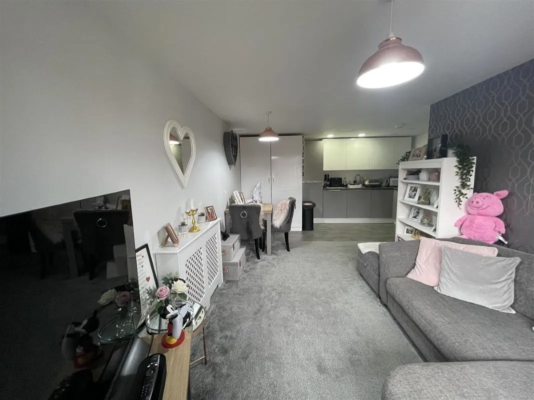 56 New Coventry Road, Birmingham, West Midlands, B26 3BF - Online Auctions