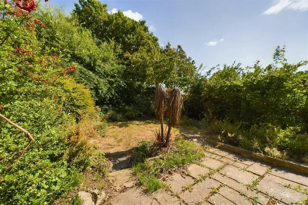Mapleton Road, London, E4 6XW - Online Auctions
